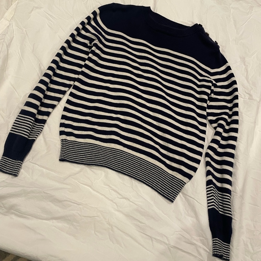 BDG sweater
